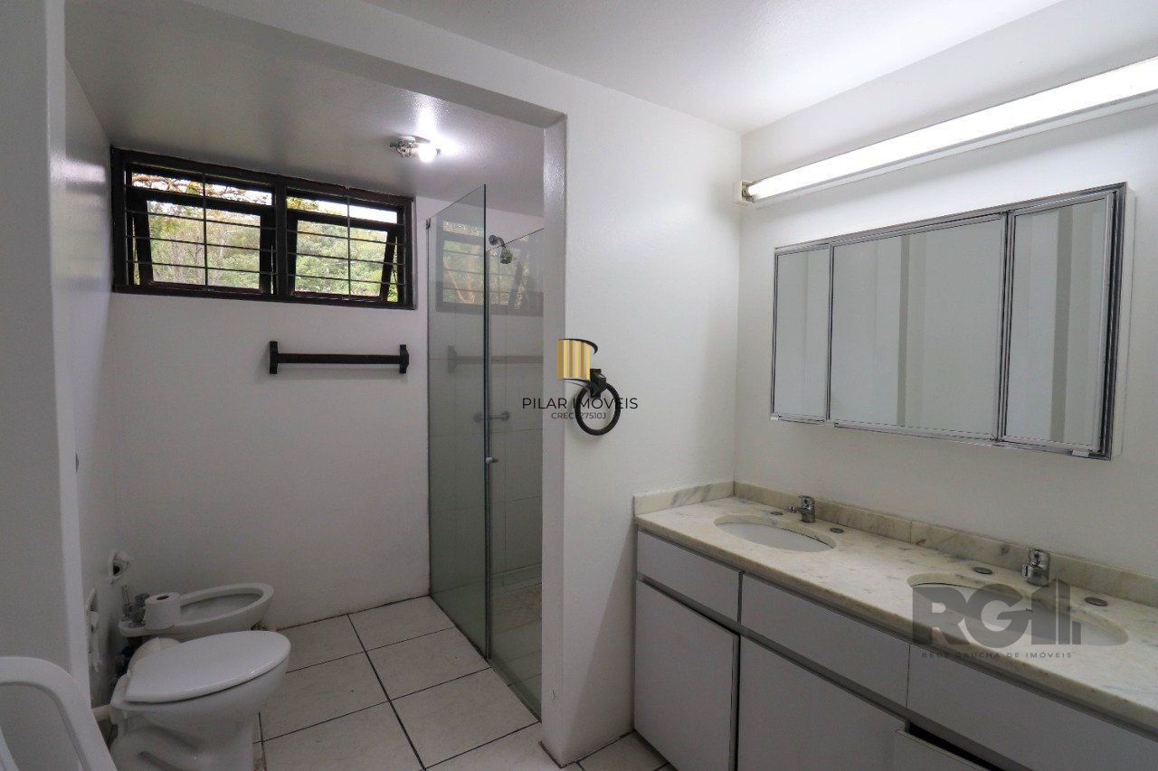 Casa para Venda - 523.36m², 6 dormitórios, sendo 2 suites, 2 vagas - Vila Conceição, Porto Alegre