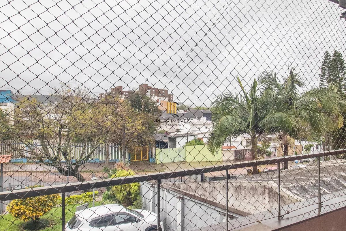 Casa 2 dormitórios no bairro Cristal