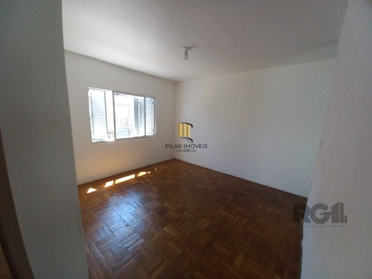 Apartamento com 02 quartos no Bairro Restinga.