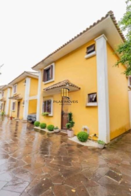 Casa em condomínio 3 dormitórios