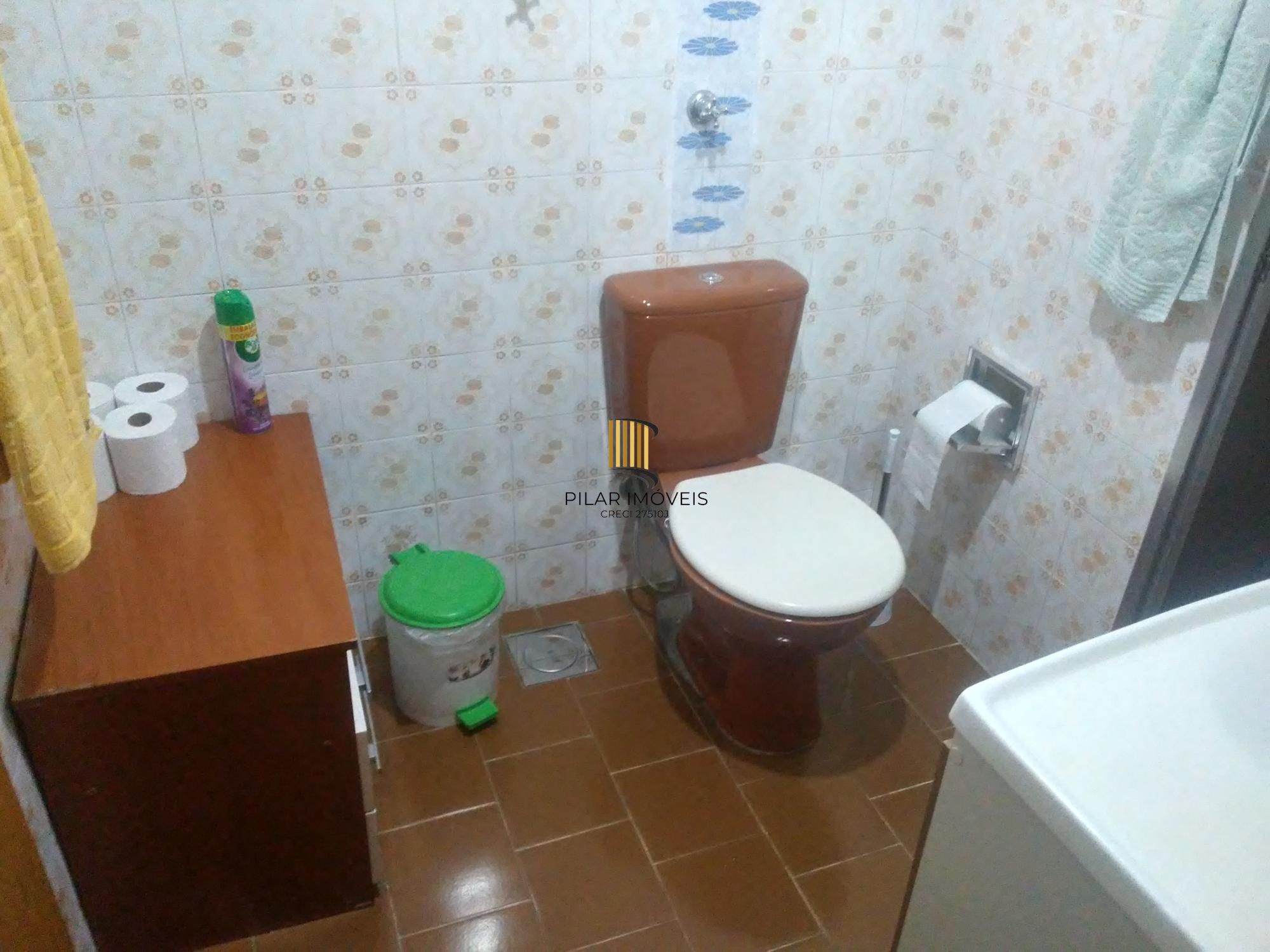 APARTAMENTO 2 DORMITÓRIOS NO 2º PAVIMENTO 1º ANDAR LOCALIZADO  NO BAIRRO SÃO SEBASTIÃO