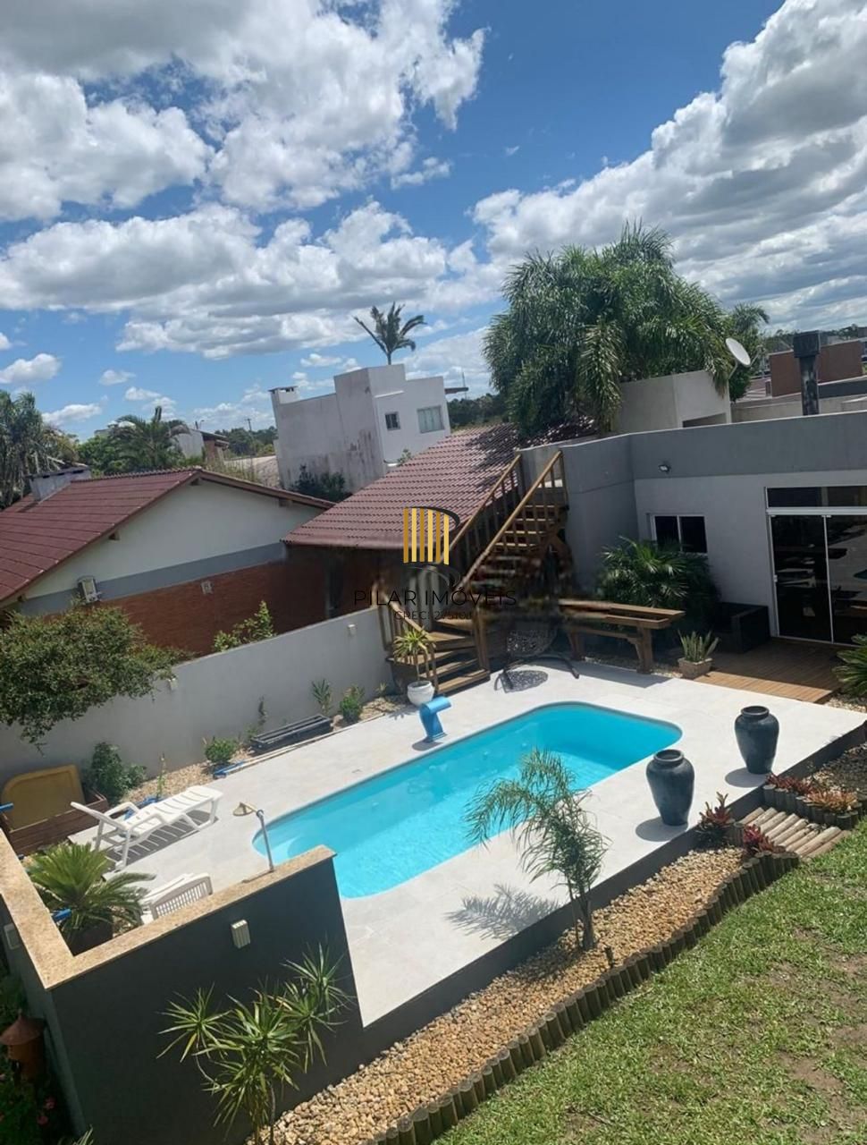 Casa na praia  Xangri-la c 222m2 privados  , 3 dormit, 2 Suites semi mobiliada c piscina. aceita imóvel como parte do pagamento em Porto Alegre