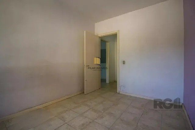 ÓTIMO APARTAMENTO COM UM DORMITÓRIO, BAIRRO MORRO SANTANA