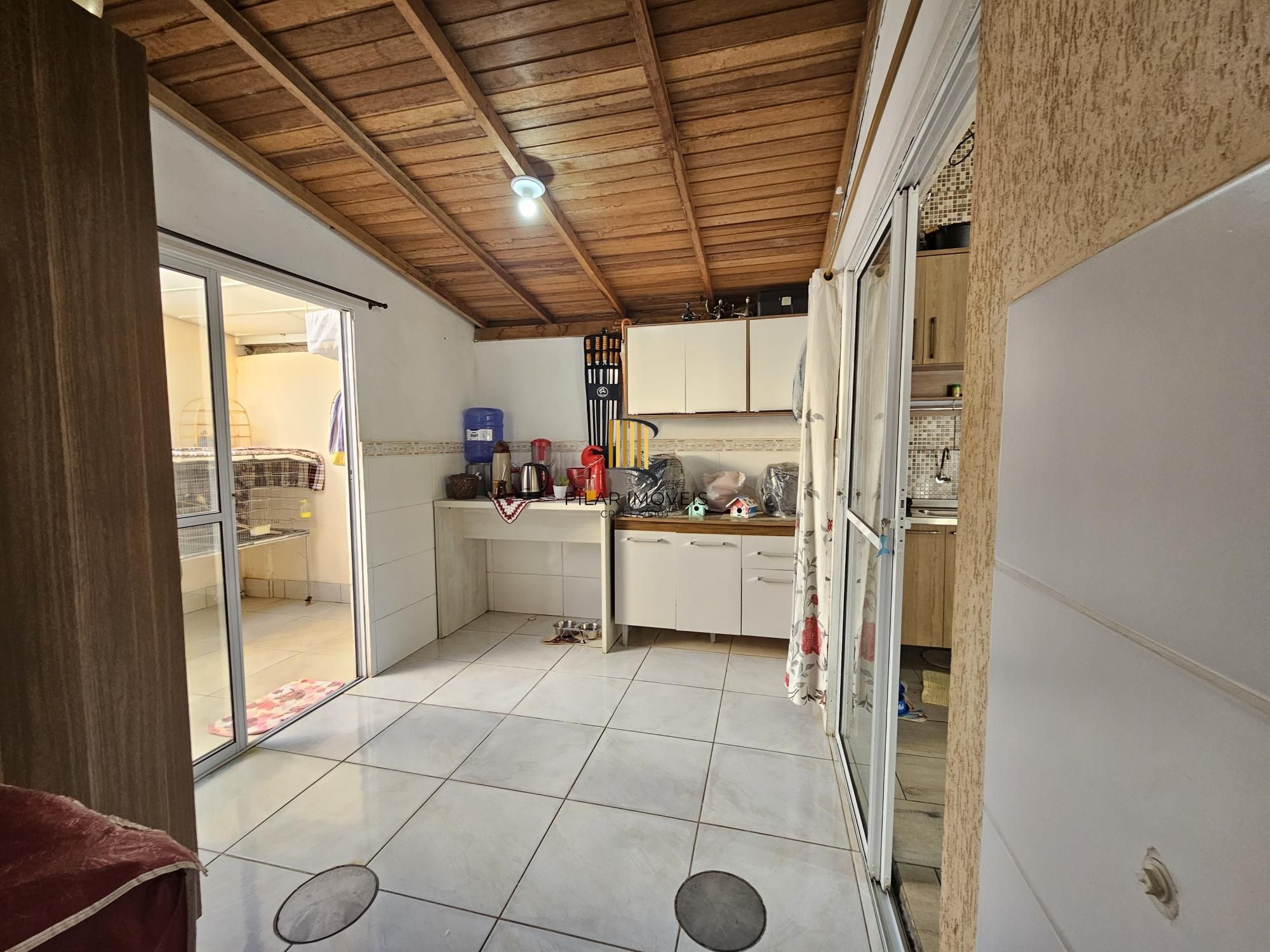 Oportunidade Única! Casa Residencial com 2 Quartos, 2 Banheiros e 2 Vagas de Garagem em Cachoeirinha, Rio Grande do Sul**