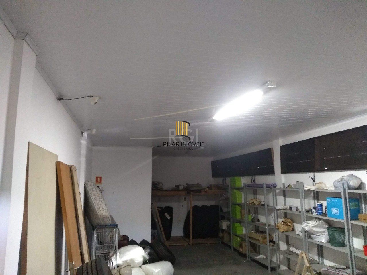 Casa para Venda - 274m², 3 dormitórios, sendo 1 suites, 3 vagas - Guarujá, Porto Alegre