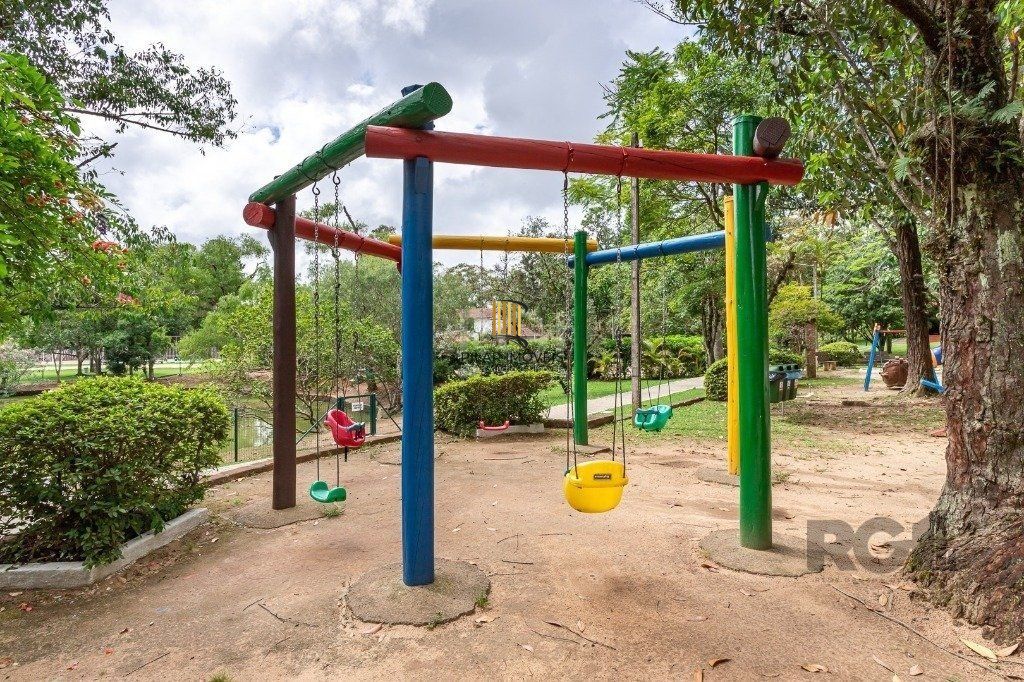Casa com 4 quartos, suíte, churrasqueira, vaga de garagem, no bairro Elsa, Viamão/RS