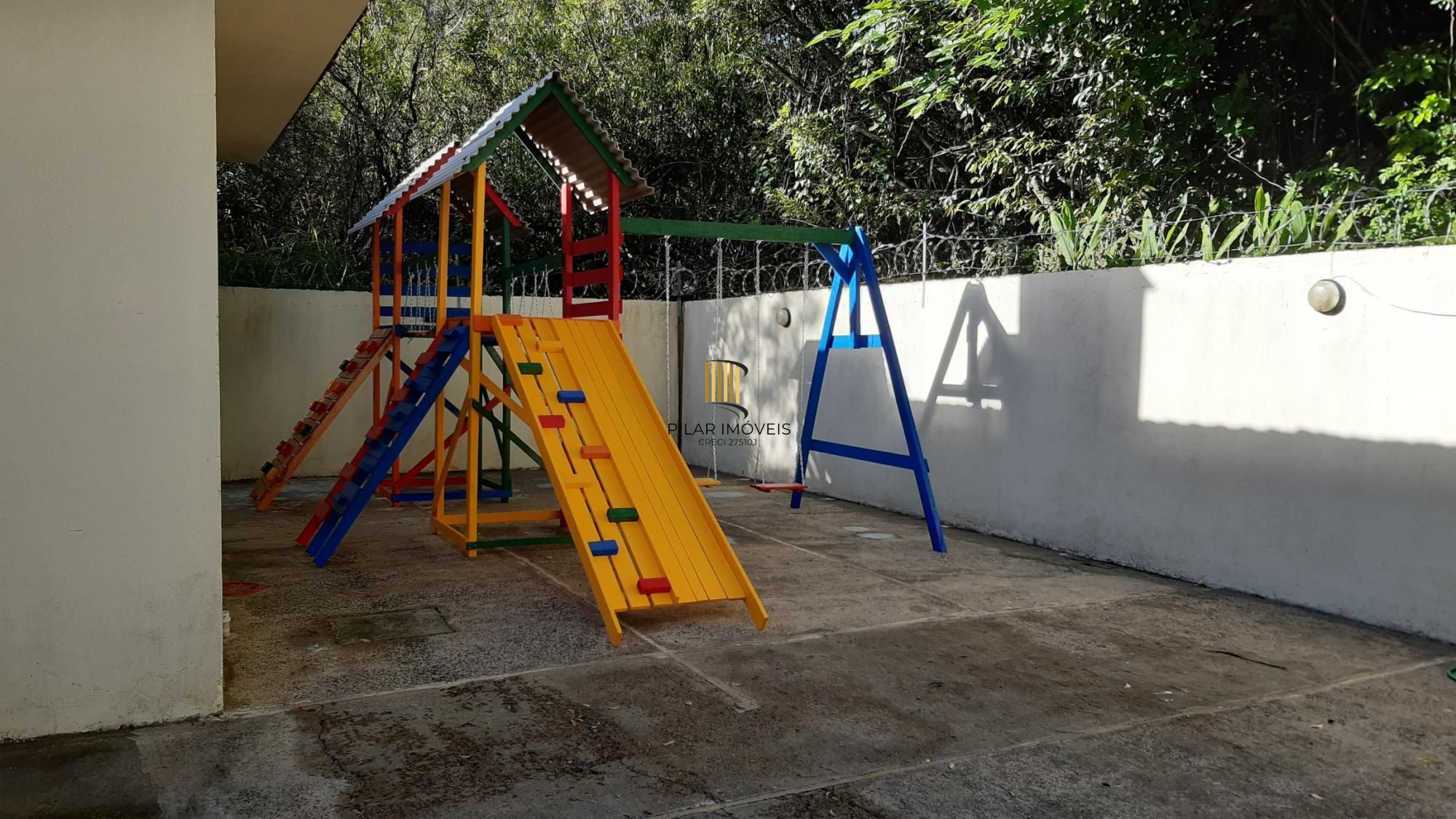 Apartamento com 03 quartos e 01 vaga escriturada no Bairro Tristeza