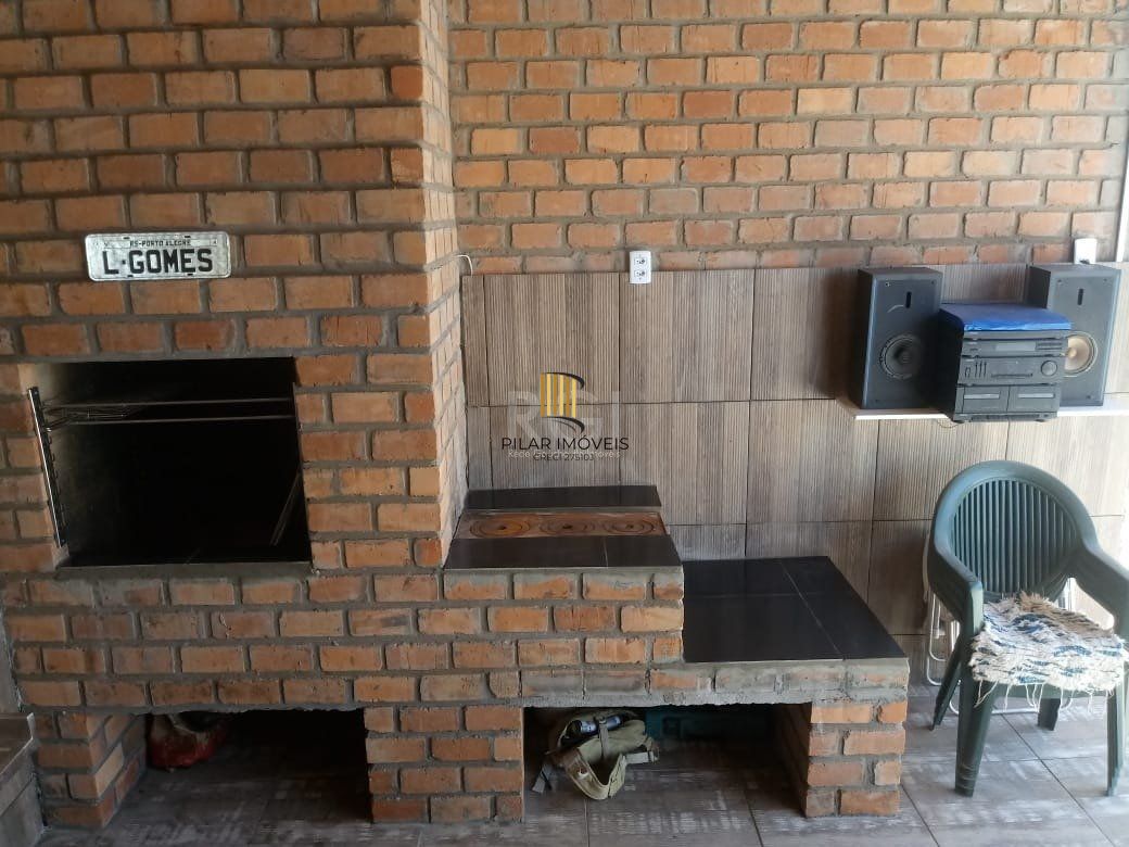 Casa com 2 quartos, 2 vagas de garagem, no bairro Aberta dos Morros, Porto Alegre/RS