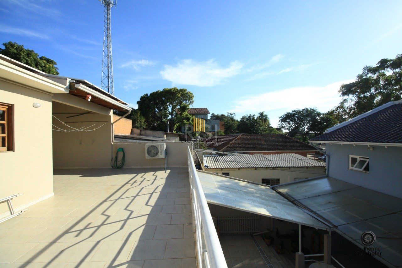 Casa para Venda - 328.5m², 3 dormitórios, sendo 1 suites, 3 vagas - Cavalhada, Porto Alegre