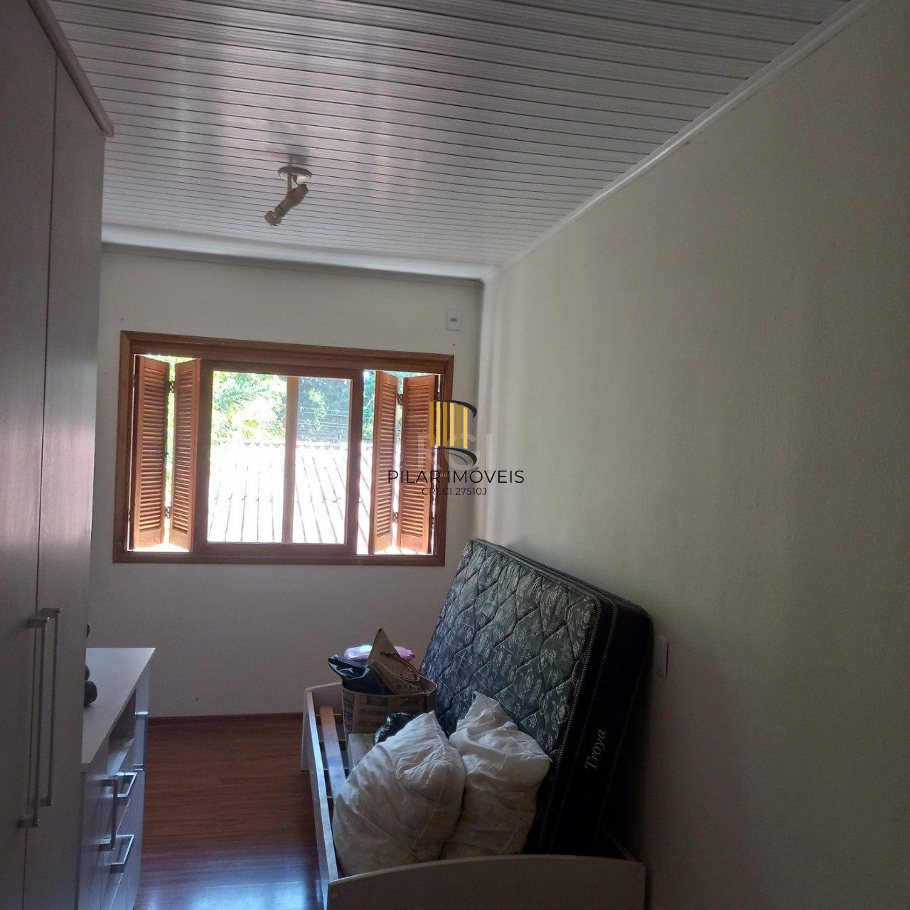 2 Casa com 4 quartos, 2 vagas de garagem, no bairro Belém Novo, Porto Alegre/RS     