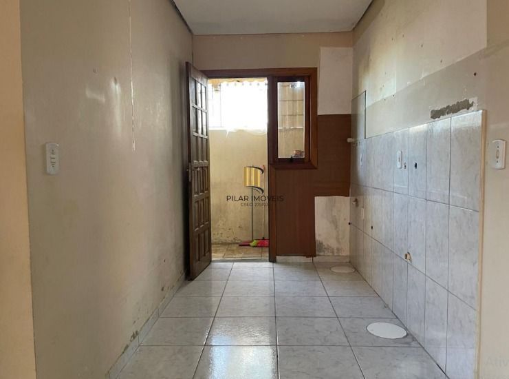 Casa em condomínio privativo de 2 dormitórios no bairro Ponta Grossa