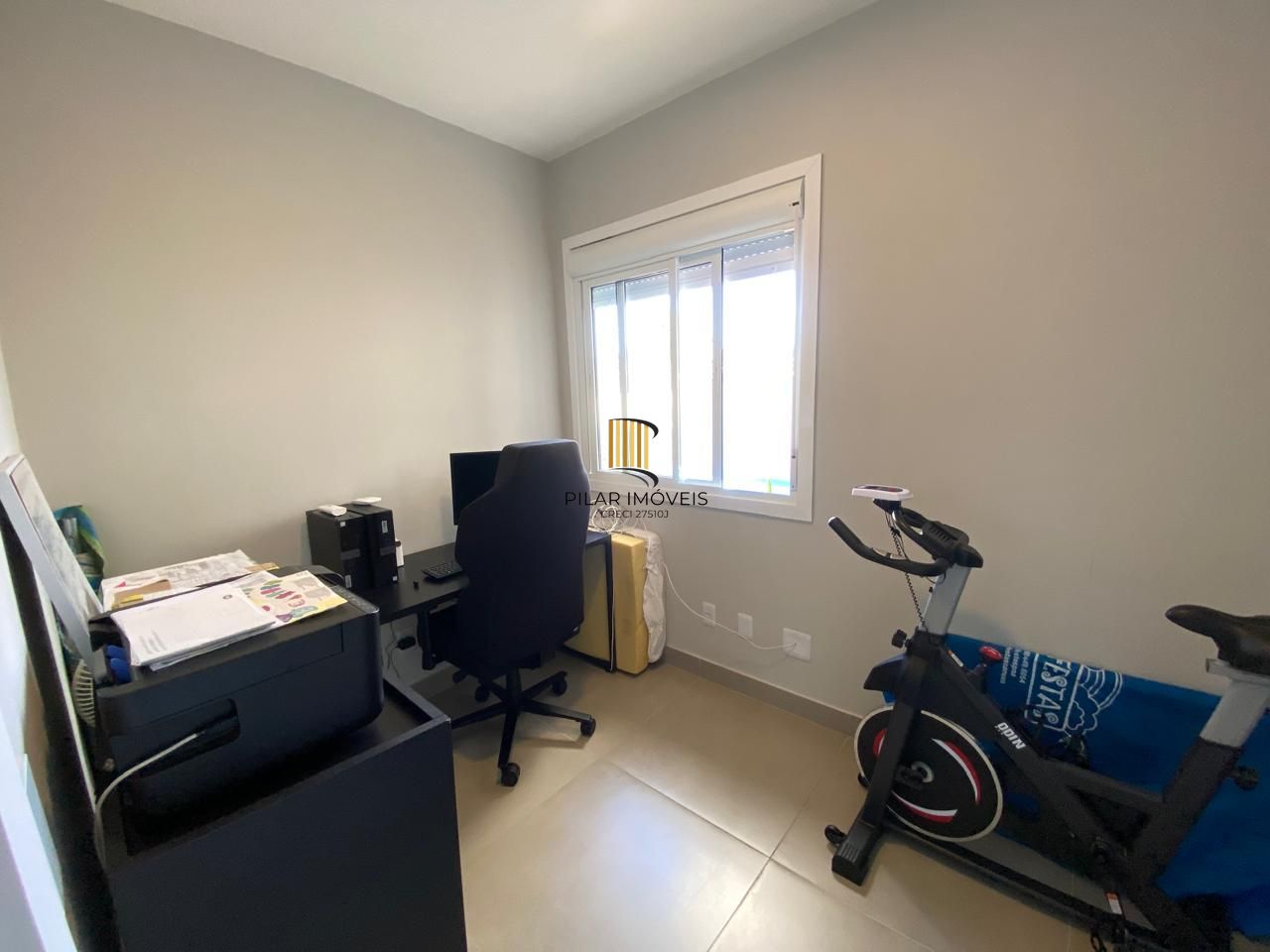 Casa com 03 quartos (01 suíte) e 01 vaga no Bairro Hípica em Porto Alegre