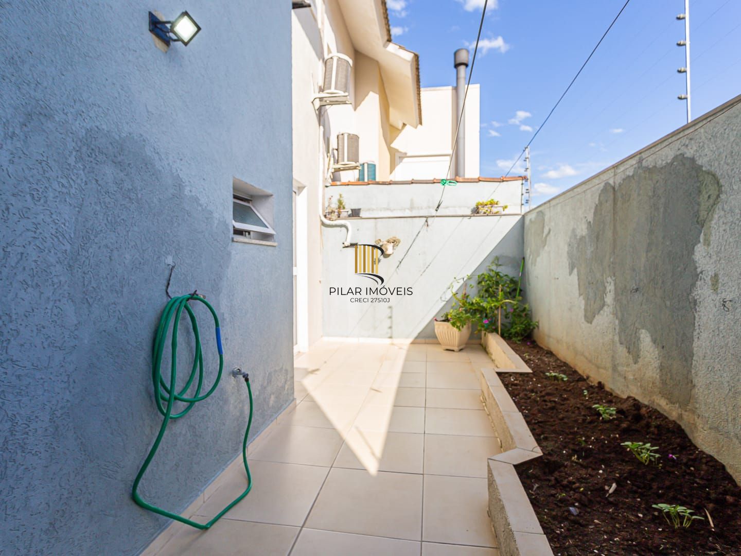 Casa 3 dormitórios com duas suítes bairro Jardim Floresta - Lindoia