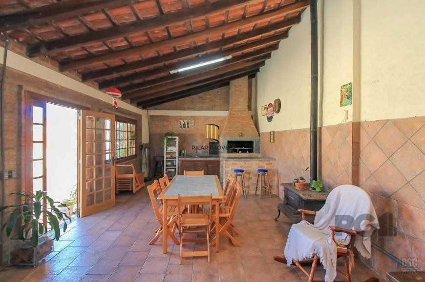 Casa com 3 Dormitórios no Bairro Tristeza na Zona Sul de Porto Alegre