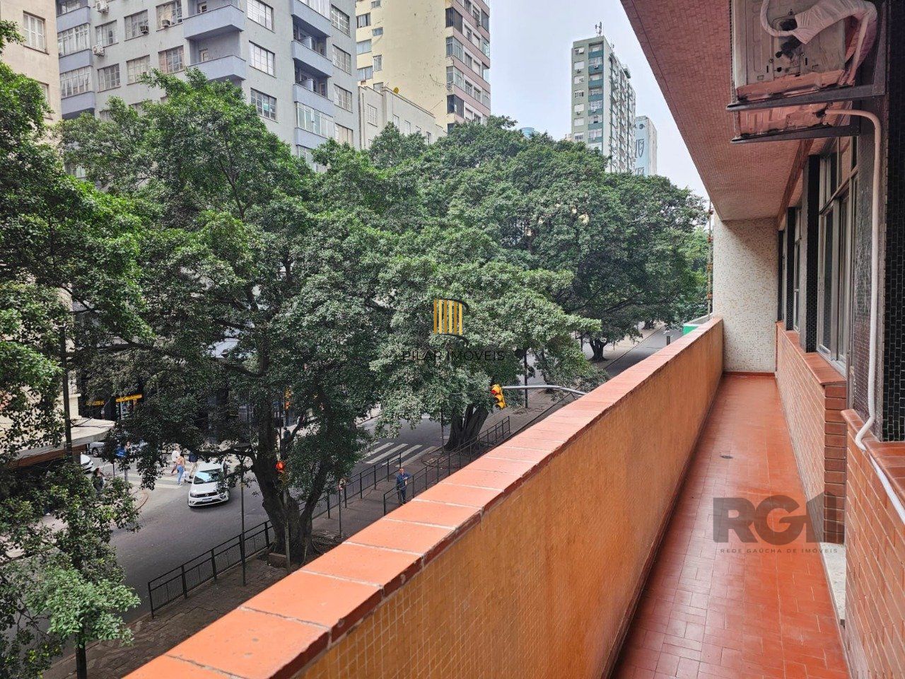 MEGA APARTAMENTO DE 169M² ,  COM SACADA, 3 DORMITÓRIOS, NO CENTRO DE PORTO ALEGRE -RS
