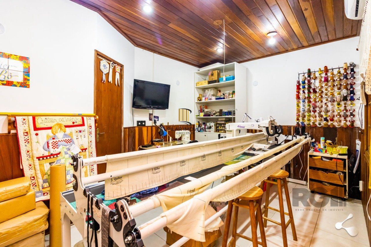 CASA, 4 DORMITÓRIOS, 3 SUÍTES, 2 VAGAS DE GARAGEM, BAIRRO IPANEMA, PORTO ALEGRE/RS