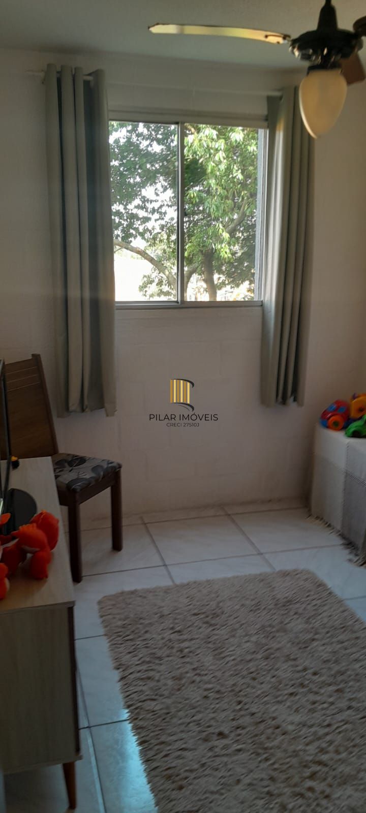 Apartamento com 02 Quartos e 01 vaga no Bairro Campo Novo