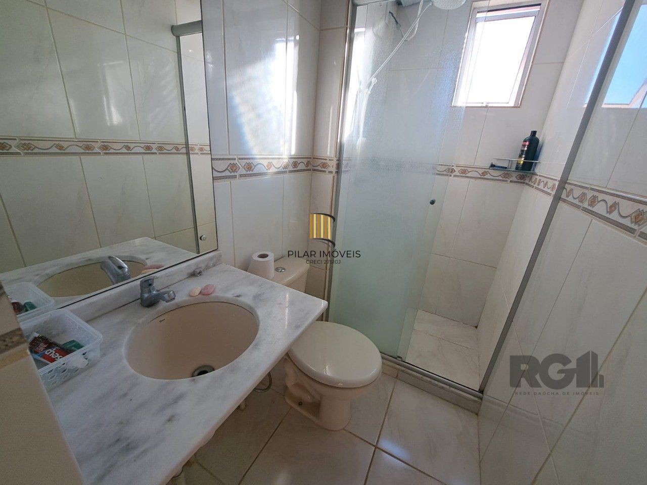 Apartamento semimobiliado de 2 dormitórios no bairro Vila Nova