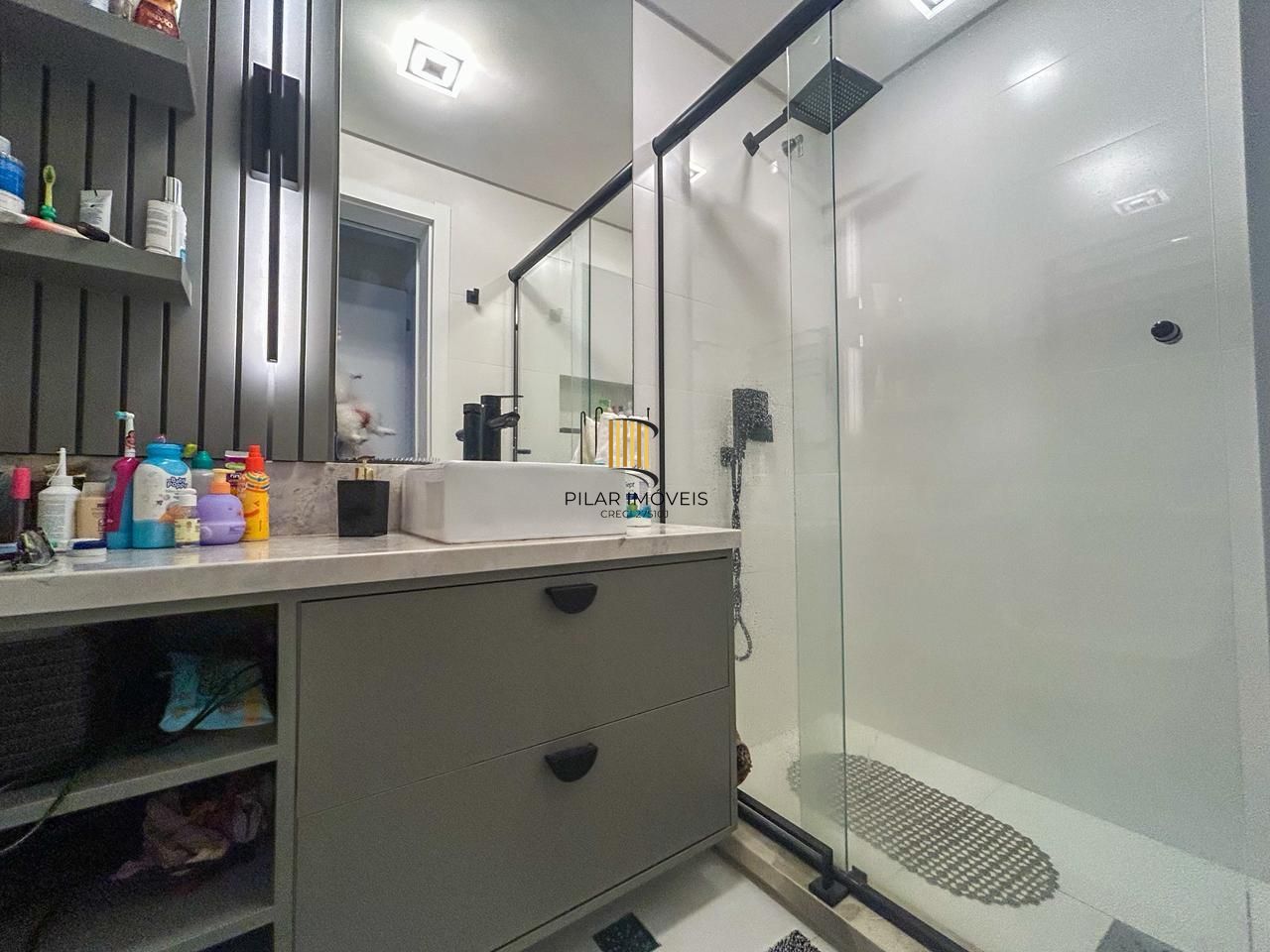 Impecável apartamento 03 dormitórios, 01 suíte - 87m² privativos, condomínio completa infra no Bairro Santa Tereza - Vaga dupla coberta.