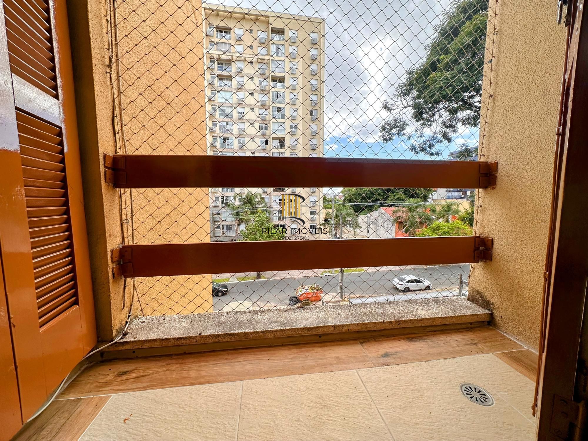 Cobertura a venda 1 dormitório no bairro Petrópolis em Porto Alegre.