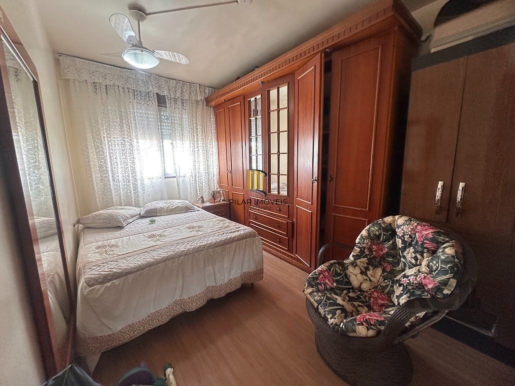 Apartamento a venda, dois dormitórios mobiliado no bairro Cristal.