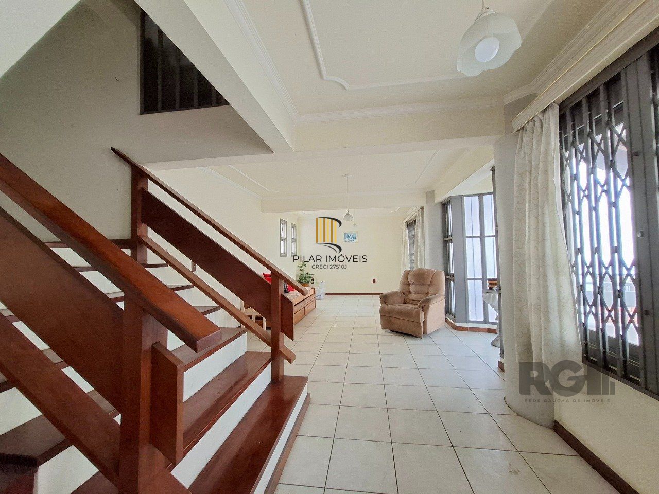 Casa com 537,00 m² com 04 dormitórios no Bairro Tristeza