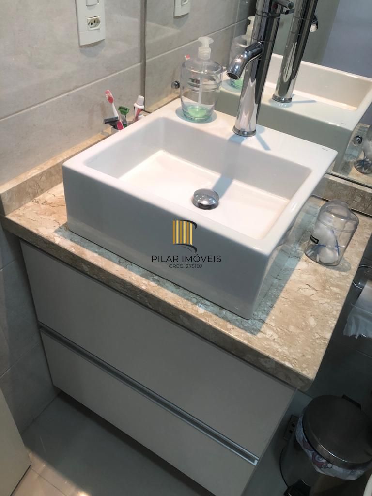 Apartamento com 03 quartos e 01 vaga  Bairro Camaquã