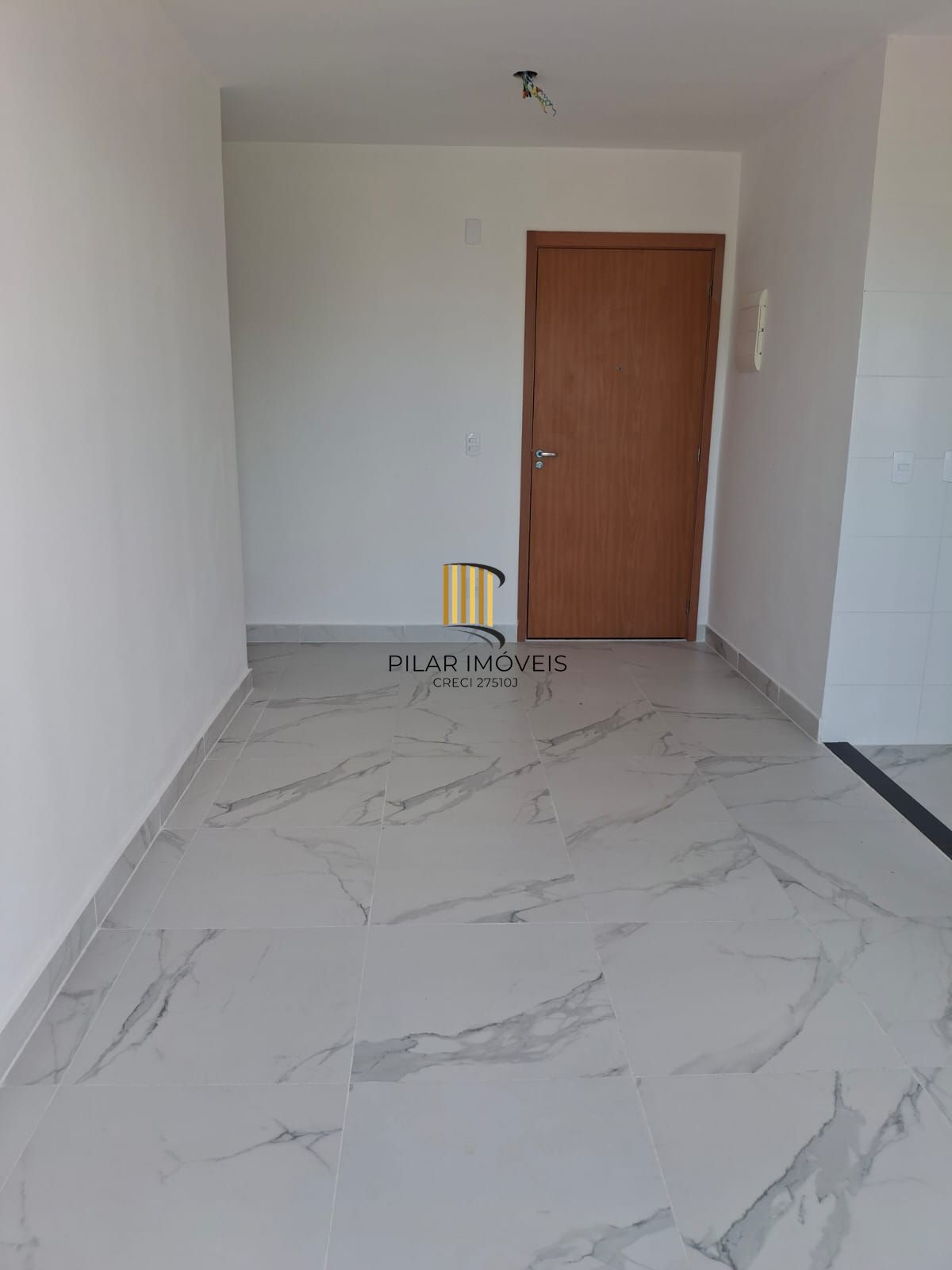 Apartamento de 2 dormitórios com suíte e 1 vaga escriturada !