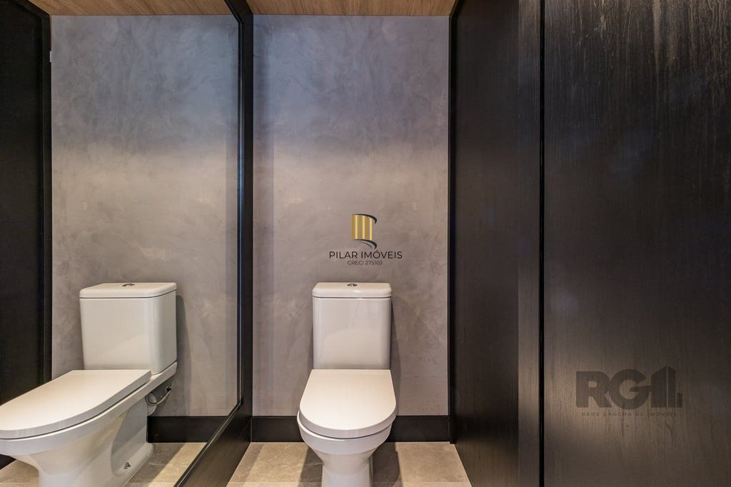 Apartamento para Venda - 130.07m², 3 dormitórios, sendo 3 suites, 3 vagas - Petrópolis