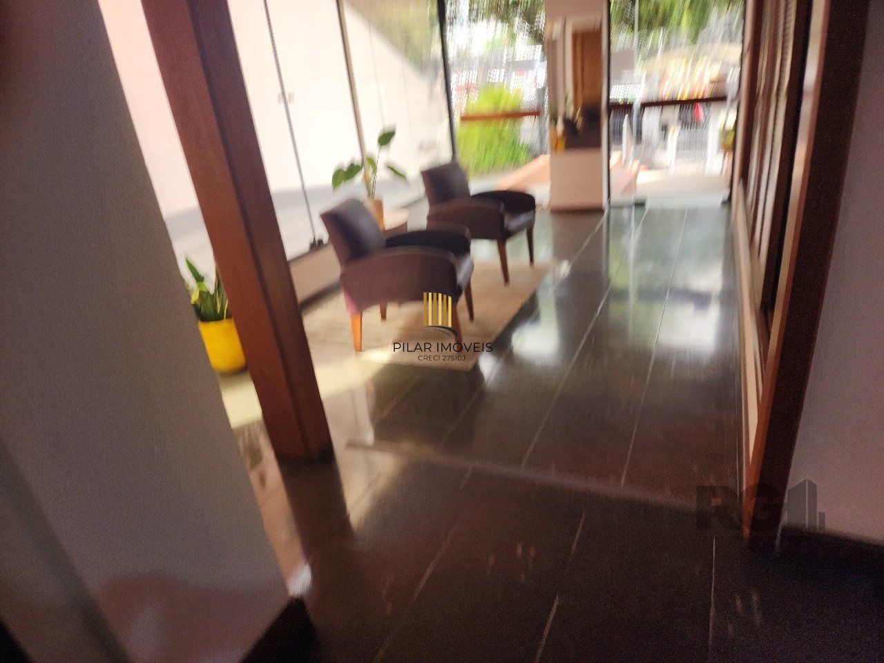 Apartamento com 01 quarto, 01 vaga escriturada coberta, Bairro Cidade Baixa