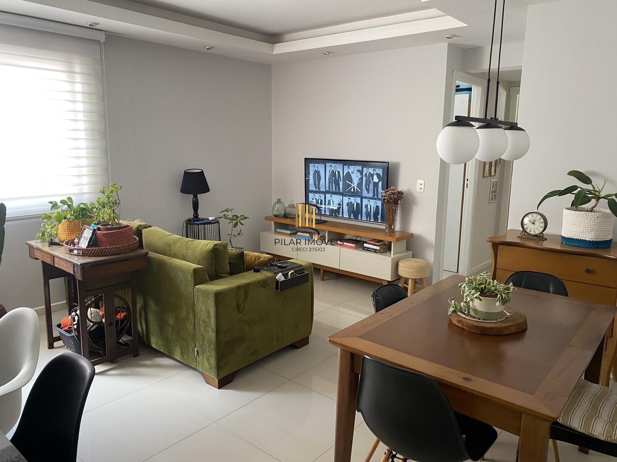 Apartamento de 2 quartos, suíte, semimobiliado, no bairro Vila Ipiranga.
