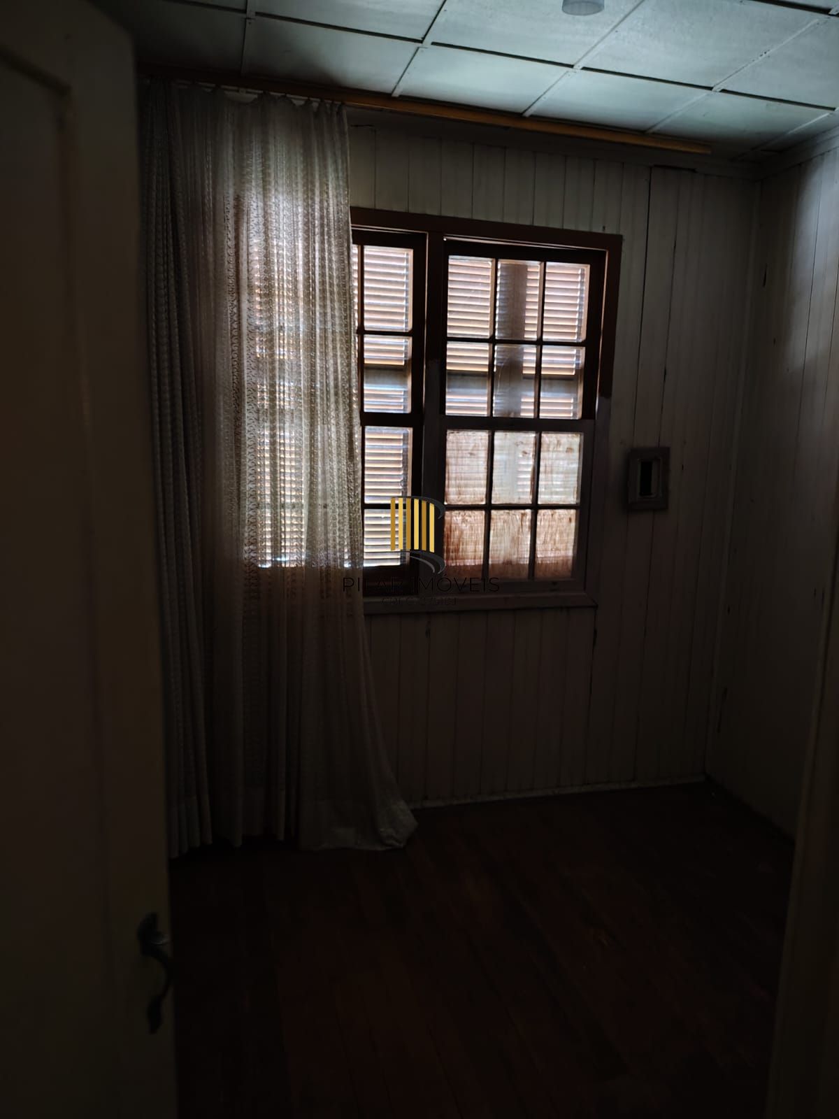 Casa com 03 quartos no Bairro São Pedro em Porto Alegre