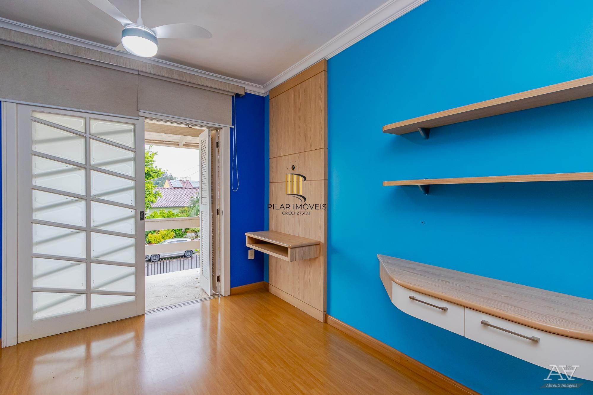 Linda Casa com 3 suítes no Santa Fé