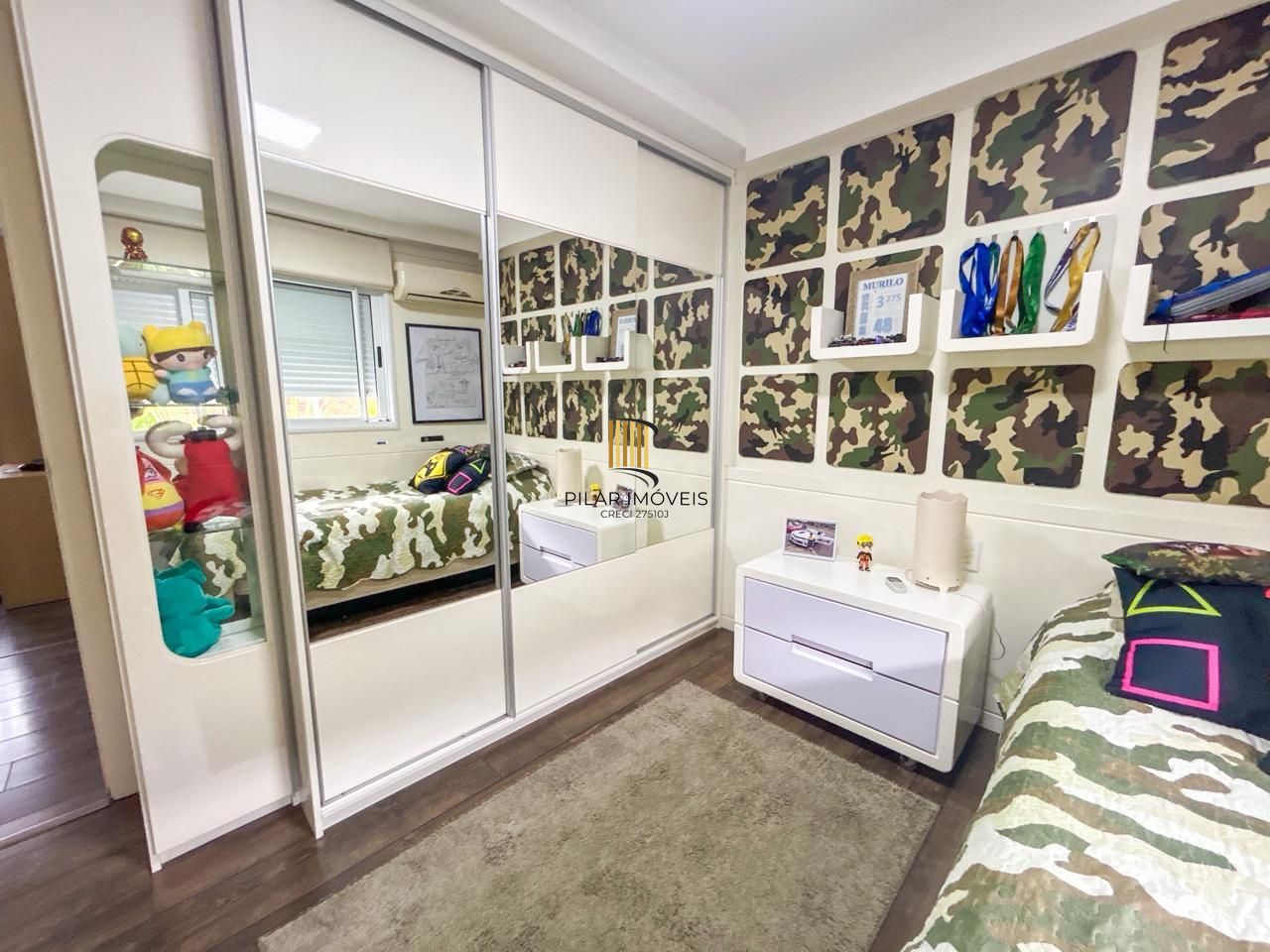 Casa em Condomínio com 03 quartos, 01 suíte e 02 vagas cobertas - Teresópolis