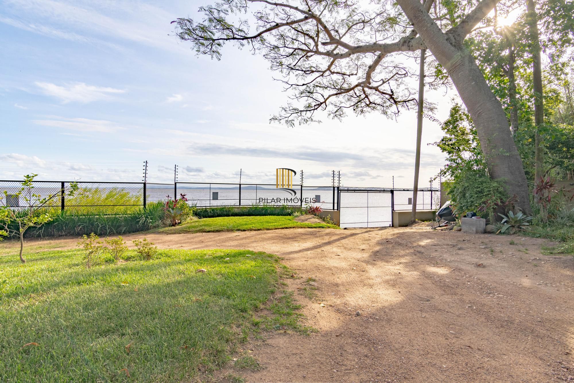 Casa de Condomínio 3 dormitórios no bairro Ipanema