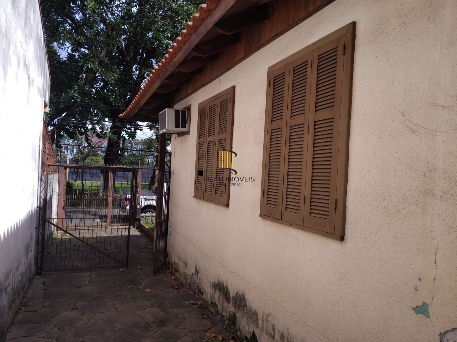 Casa com 03 quartos no Bairro São Pedro em Porto Alegre
