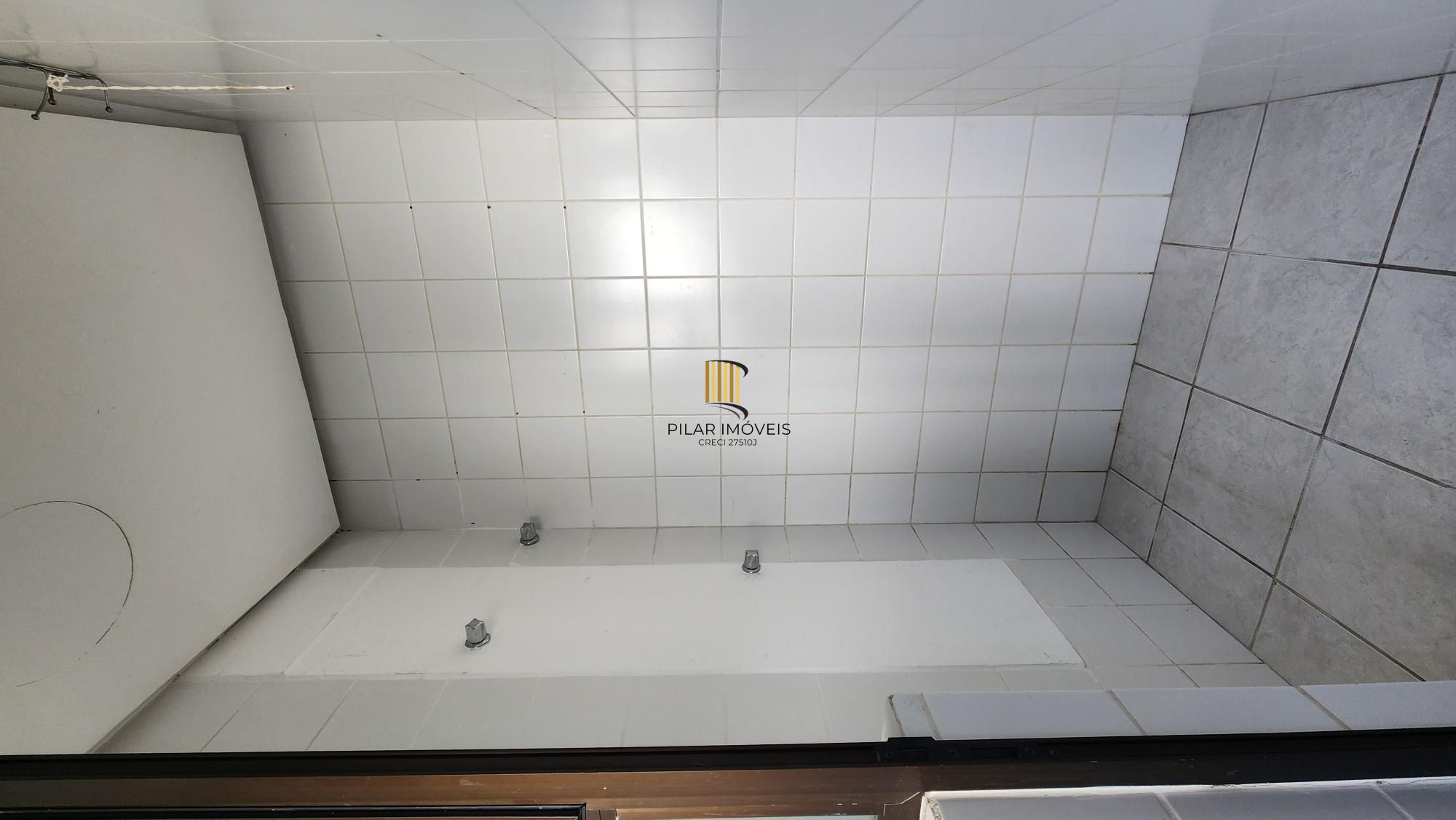 Apartamento de 103m² com 3 dormitórios, 1 suíte e 2 Vagas no Bairro Petrópolis