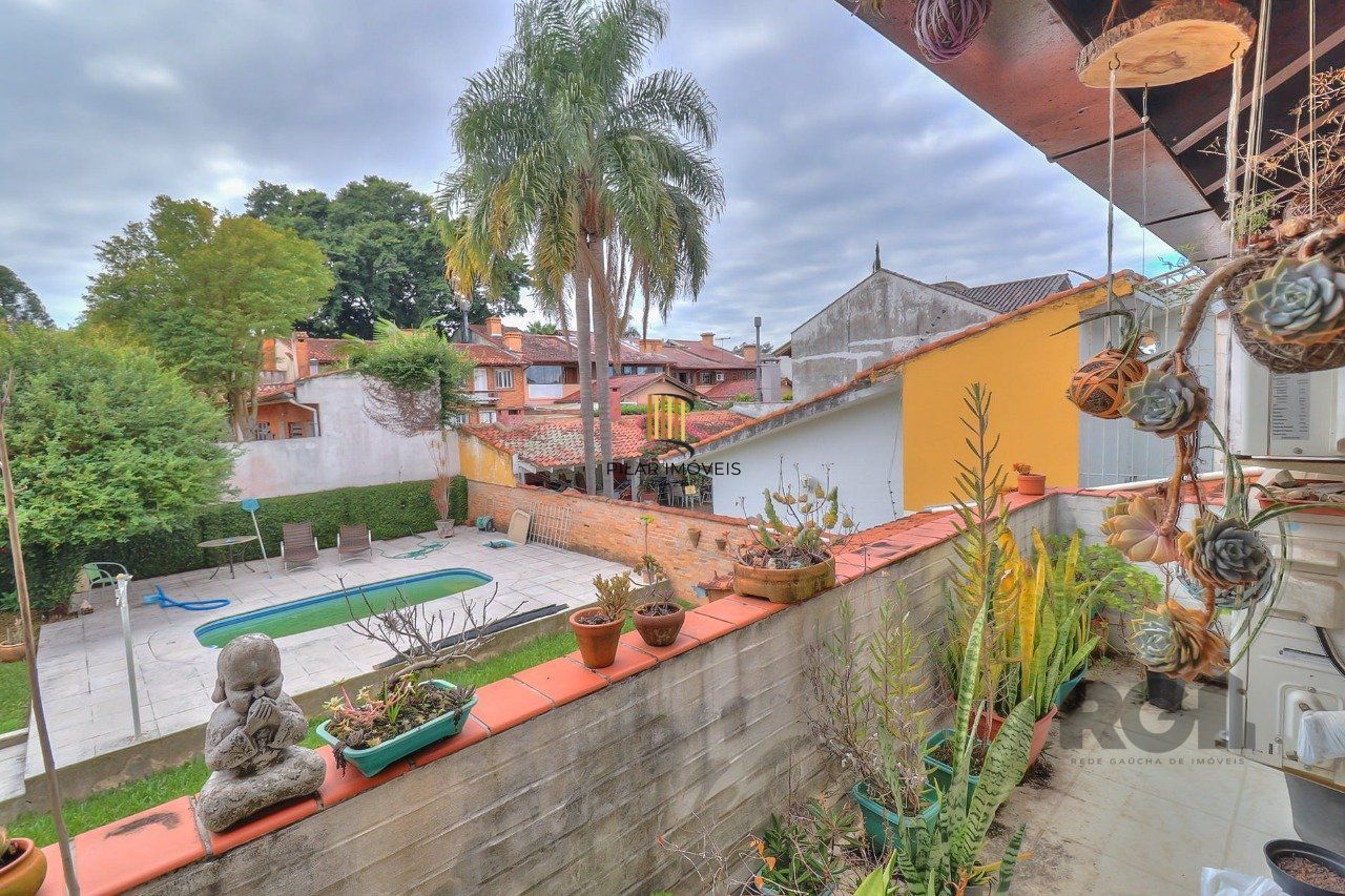 Casa a venda composta de 4 dormitórios no bairro Jardim Isabel em Porto Alegre