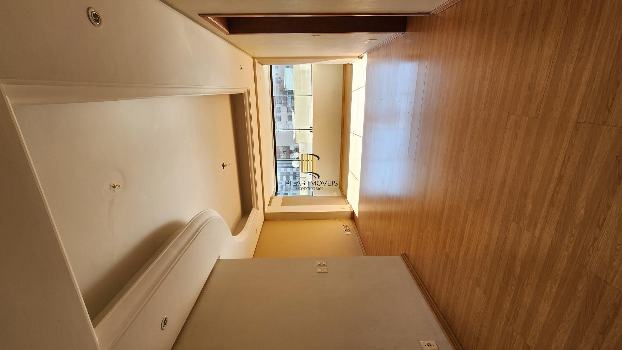 Apartamento de 103m² com 3 dormitórios, 1 suíte e 2 Vagas no Bairro Petrópolis