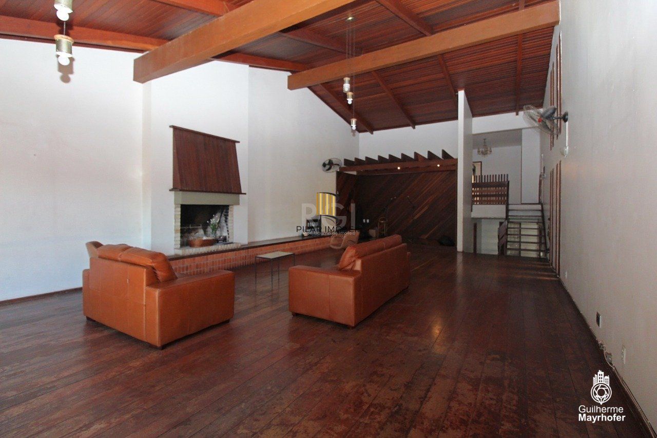 Casa para Venda - 526.64m², 4 dormitórios, sendo 2 suites, 4 vagas - Teresópolis