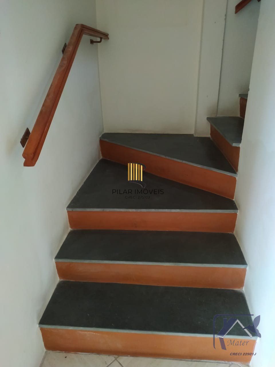 CASA COM 220m², 3 DORMITORIOS, SUITE, 4 VAGAS DE GARAGEM COBERTAS, BAIRRO IPANEMA, EM PORTO ALEGRE, RS