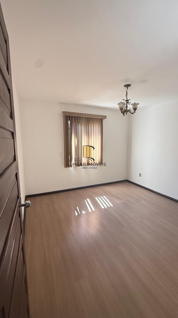 CASA 3 DORMITÓRIOS 4 BANHEIROS 4 VAGAS 1 SUÍTE, PÁTIO NO BAIRRO MEDIANEIRA PORTO ALEGRE/RS