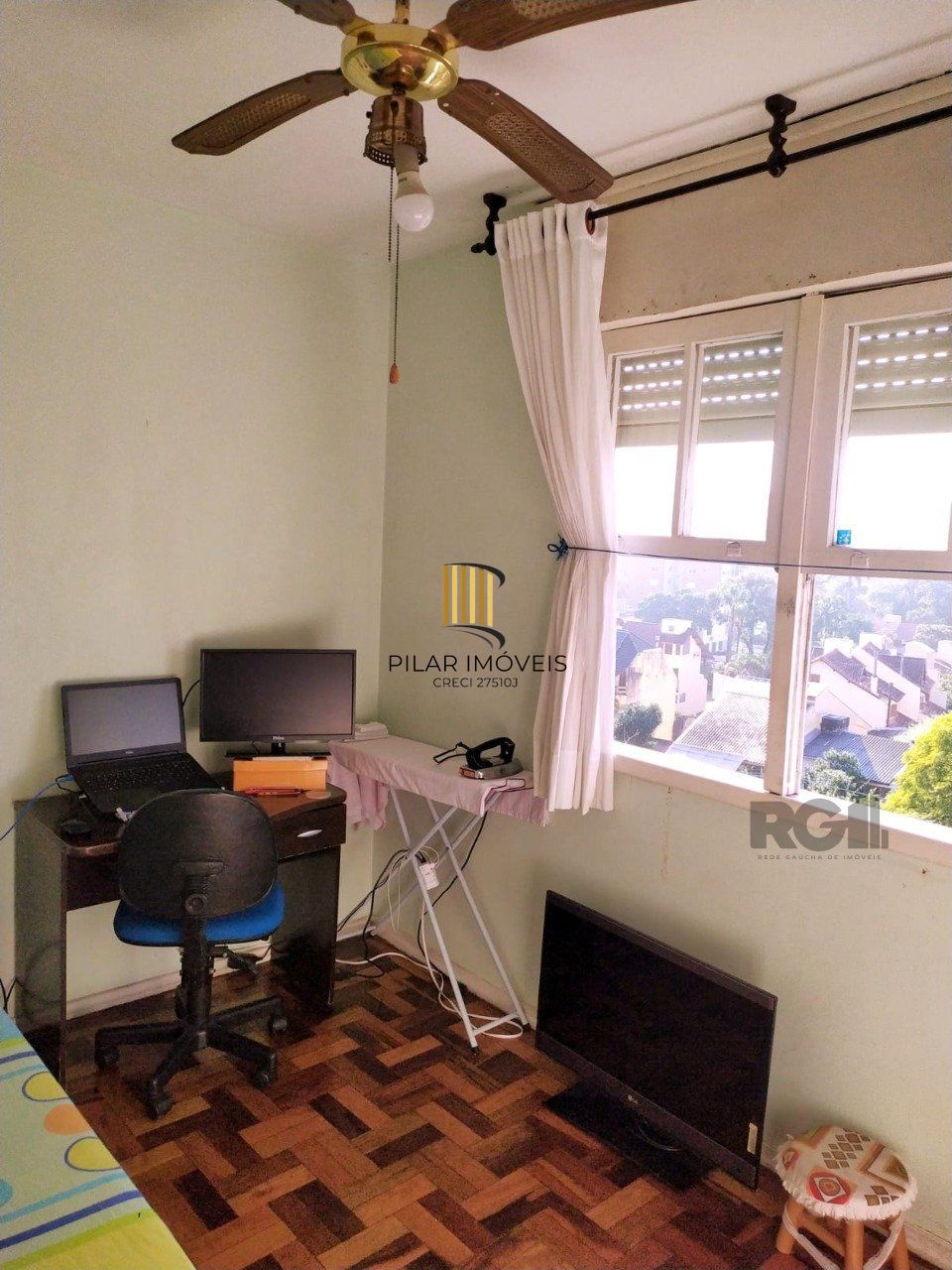 Apartamento de 2 dormitórios com vaga no bairro Petrópolis