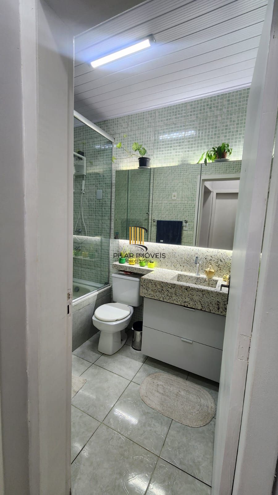 Apartamento com 02 Quartos e 01 Banheiro no Bairro Petrópolis em Porto Alegre