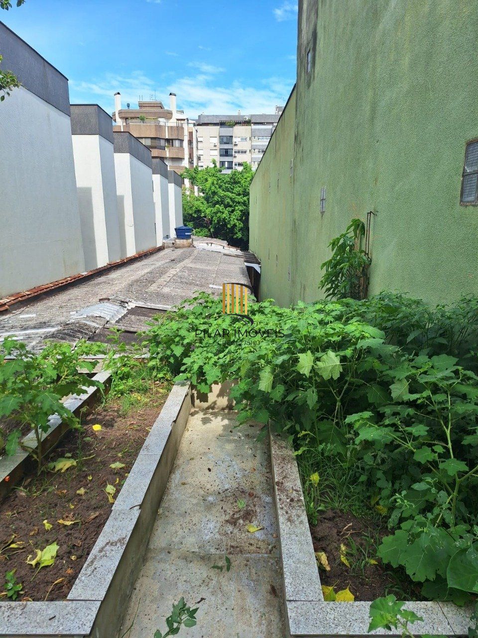 Casa 5 dormitórios no bairro Petrópolis