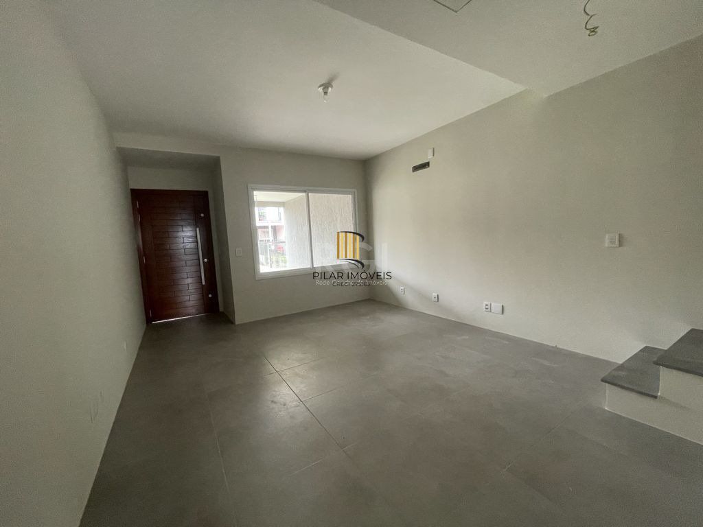 Casa 3 dormitórios, sendo 1 suites, 2 vagas - Guarujá, Porto Alegre RS