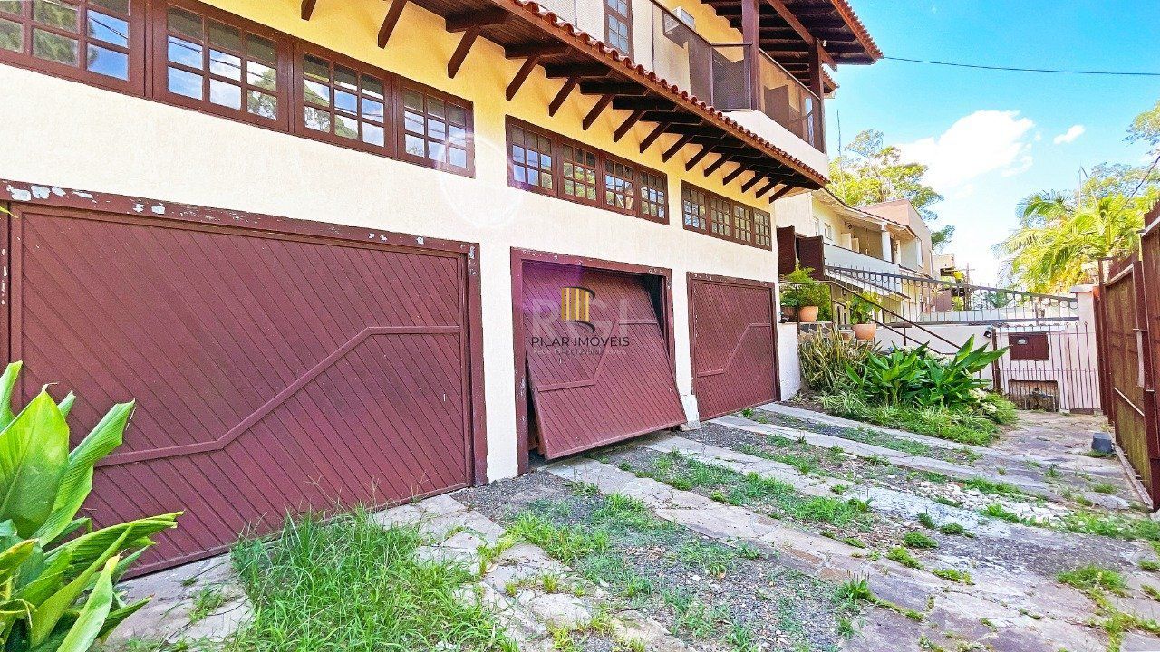 Casa 4 Suítes e 6 vagas de garagem no bairro Jardim Itu