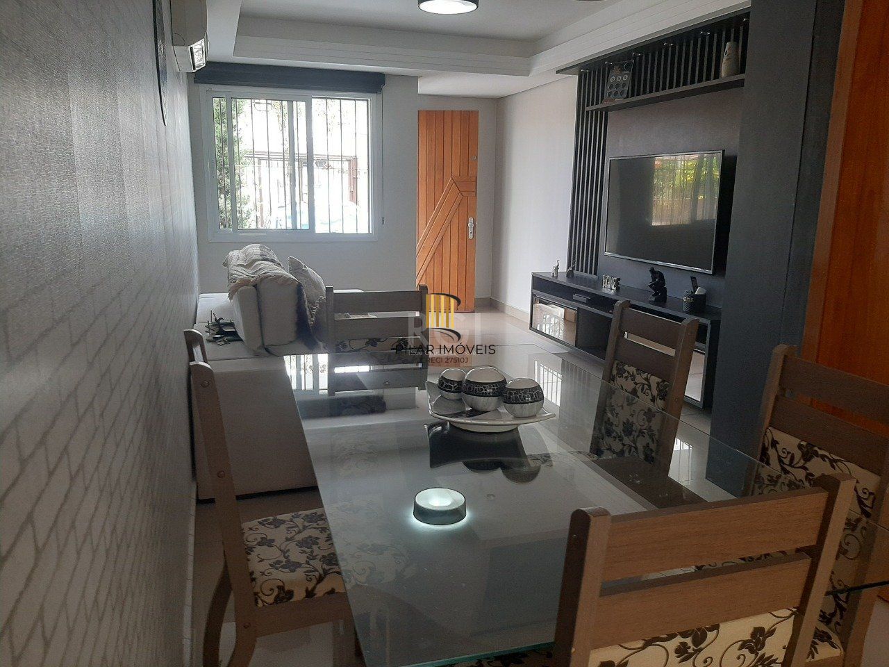 Casa com 2 quartos, 2 suítes, varanda, 1 vaga de garagem, no bairro Aberta dos Morros, Porto Alegre/RS
