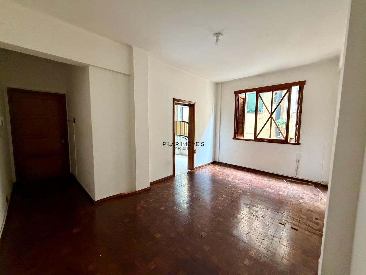 Apartamento 2 dormitórios sacada com 90m2 no centro histórico.