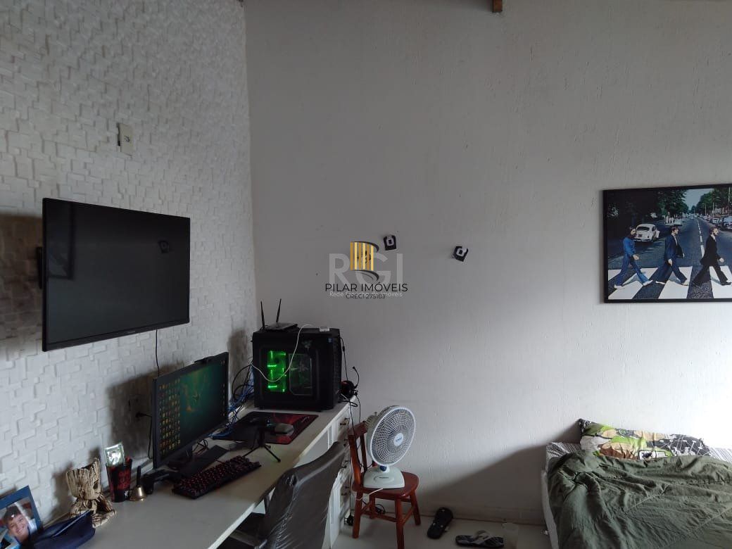 Casa para Venda - 100.45m², 4 dormitórios, sendo 2 suites, Guarujá, Porto Alegre